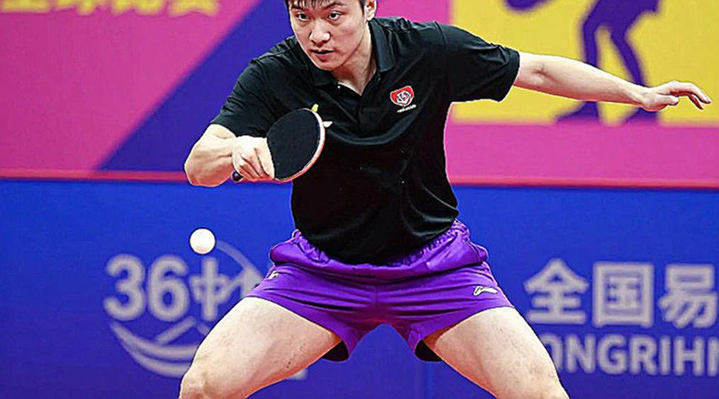 Mười hai năm sau quả bóng nhựa: không gian trên bàn đã đổi chủ