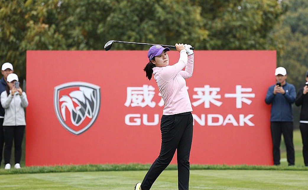 35 ngày định mệnh của LIV Golf: DeChambeau và bài học về giới hạn của tiền bạc