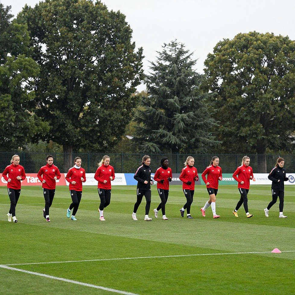 Bernardo Silva in the Defensive Group: One Training Session, Three Layers of Over-Interpretation Bernardo Silva in the Defensive Group: One Training Session, Three Layers of Over-Interpretation