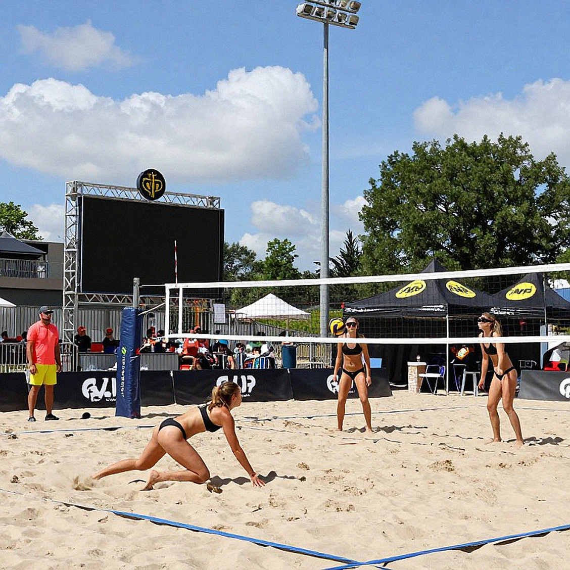 Mỹ thắng Canada 3-2 tại chung kết nam NORCECA: 216 điểm và một thế hòa tuyệt đối Mỹ thắng Canada 3-2 tại chung kết nam NORCECA: 216 điểm và một thế hòa tuyệt đối