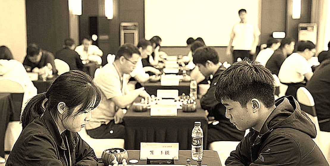 GCL 2026: Nepomniachtchi gây sốc trước Carlsen, vượt qua Sindarov trên thời gian