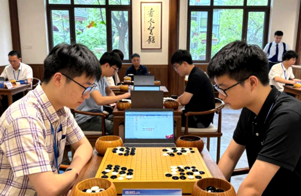 Praggnanandhaa và lời thú nhận của Carlsen: Khi thế hệ Ấn Độ gõ cửa ngai vàng Praggnanandhaa và lời thú nhận của Carlsen: Khi thế hệ Ấn Độ gõ cửa ngai vàng