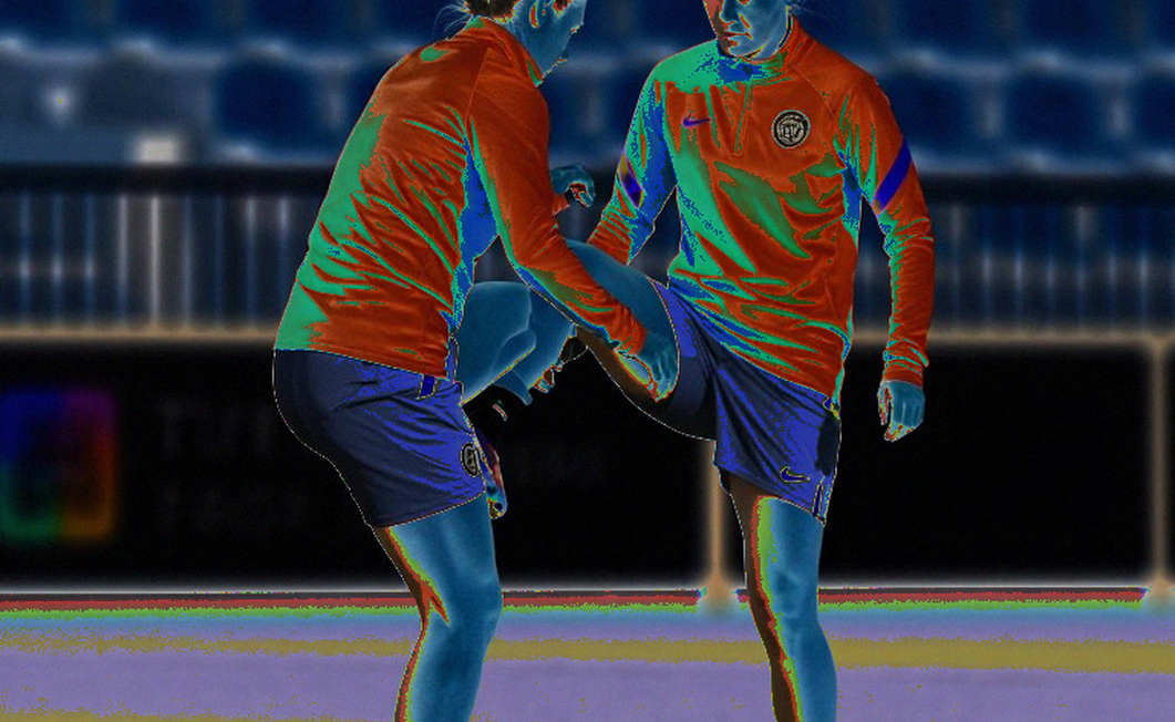 Malen leaves the Netherlands camp with a knee issue: a reshuffled forward line and a double test awaiting Roma
