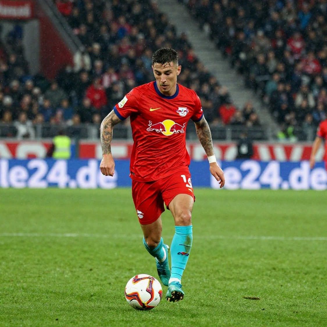 Pepi gãy nhịp ở PSV: một chấn thương đóng một cánh cửa, mở một cánh cửa khác Pepi gãy nhịp ở PSV: một chấn thương đóng một cánh cửa, mở một cánh cửa khác