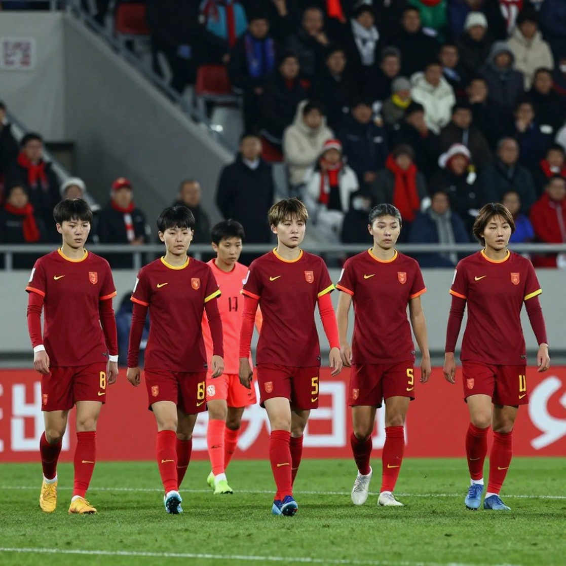 Hồ sơ trống và cái bẫy "không có gì đáng lo" giữa kỳ chuyển nhượng V-League